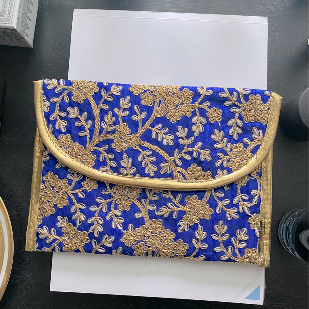HANDMADE CHAINED POUCHETTE